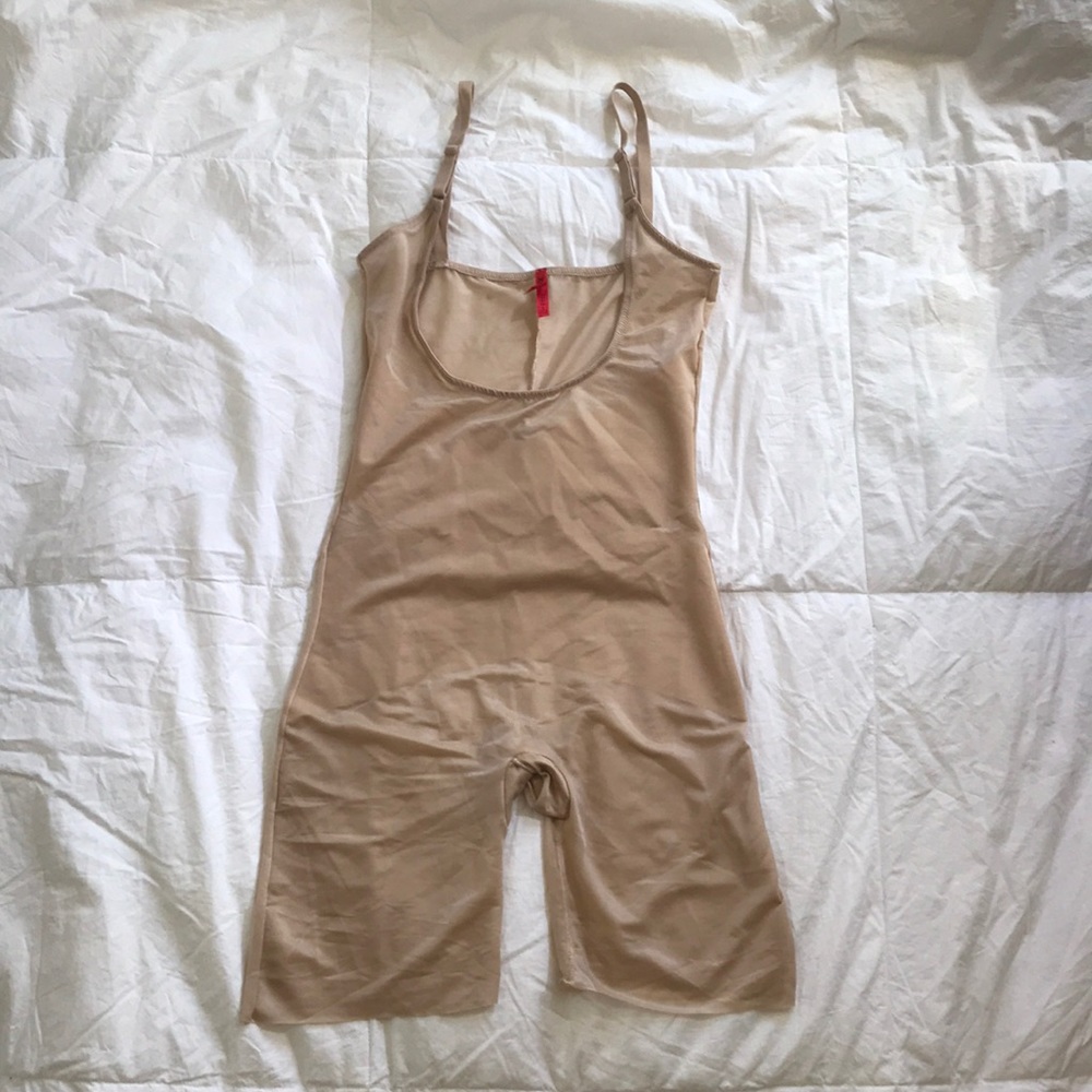 Spanx Skinny Britches Shapewear sz L Nude Bodysuit
